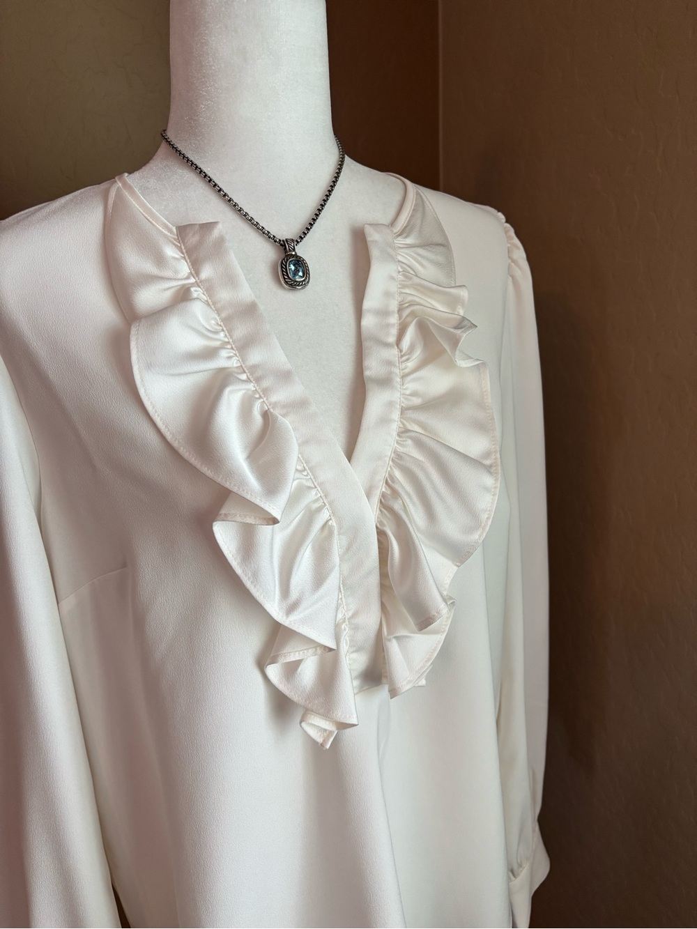 J. CREW ☀️ V-neck Ruffle Blouse - Picture 2 of 12